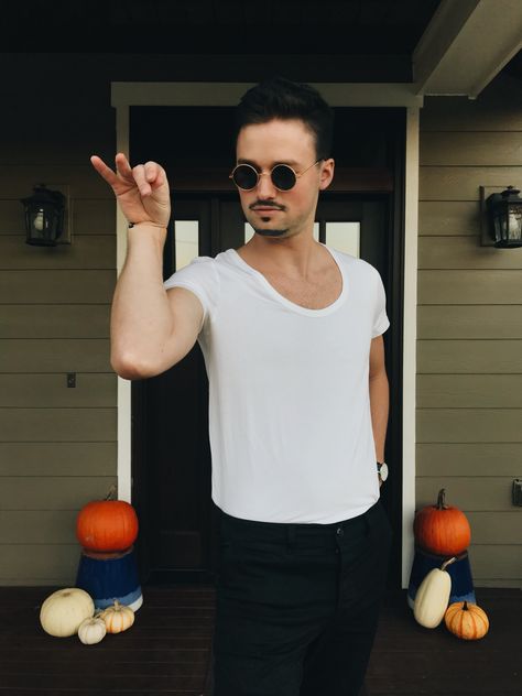 Salt Bae - Halloween Costume Idea for Men Easy Last Minute Costumes Men, Easy Male Halloween Costumes, Easy Men’s Halloween Costume, Last Minute Halloween Costumes Men, Men’s Halloween Costumes Easy, Male Halloween Costumes Men, Male Halloween Costume Ideas, Last Minute Halloween Costumes Ideas Men, Easy Halloween Costumes Men