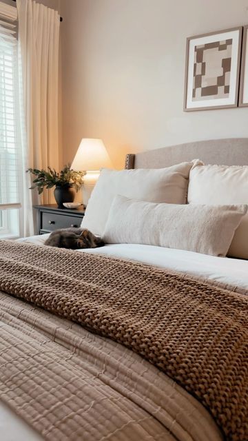 Beige And Brown Home Decor, Beige And Gray Bedding, King Bed Arrangement, Bedding Ideas 2023, Bedding Inspiration Cozy, Fireplace Bedroom Ideas, Casaluna Bedding Ideas, Cream And Brown Bedroom, Cozy Bedroom Inspirations