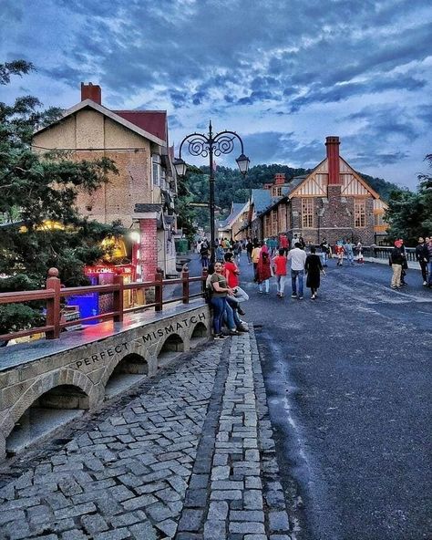 Shimla The Hill Station 😍😍💞💞 . . . . . . Tag your friends. . . .  Follow for amazing content @indiablogtravel . . . DM for feature . . .… Aadya Core, Shimla Travel, Shimla Trip, Explore Drawing, Vande Mataram, Beauty Of Winter, India Travel Places, Travel Pose, India Travel Guide