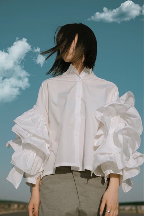 Fashion Tops Blouse Style 2023, Fashion Tops Blouse Style, Puffed Sleeves Top, Frill Shirt, Romantic Blouses, Fashion Tops Blouse, Quirky Fashion, Womenswear Fashion, Illustration Fashion Design