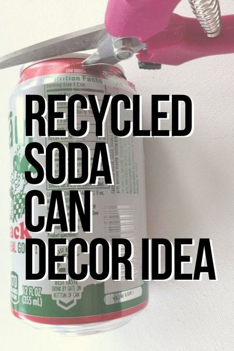 While looking through a popular home decor catalog, I came across dimensional wall art, made mostly of metal, and I knew I could re-create the look!                         What a great upcycled craft to make using soda cans! For complete instructions visit:   http://plumperfectandme.blogspot.com/2015/06/upcycled-soda-can-flowers-wall-art.html Crafts With Soda Cans, Soda Cans Diy, Soda Bottle Crafts, Soda Can Flowers, Diy Soda, Can Flowers, Soda Can Art, Soda Can Crafts, Can Art