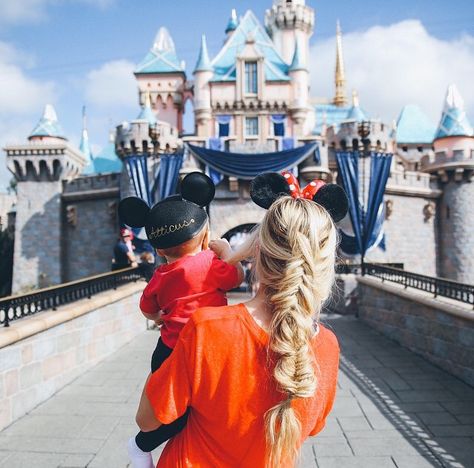 ~ Moments...<3 Disney Poses, Disney Picture Ideas, Disney Dress Up, Disneyland Photos, Disney Photo Ideas, Amber Fillerup Clark, Amber Fillerup, Disneyland Pictures, Mom And Son