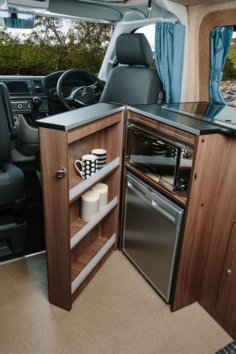 Motorhome Interior Ideas, Trailer Inspiration, Skoolie Life, Vw Transporter Camper, Astuces Camping-car, Van Interiors, Caravan Van, Homemade Camper, T6 California