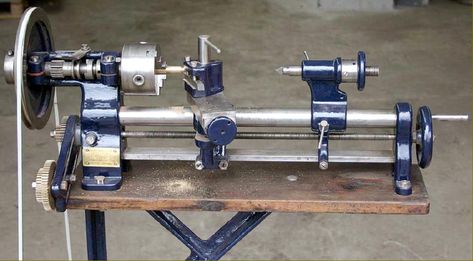 Wood Turning Machine, Metal Lathe Projects, Homemade Lathe, Homemade Machine, Diy Lathe, Metal Bending Tools, Wood Turning Lathe, Cnc Milling Machine, Metal Workshop