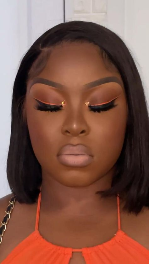 Orange Eye Makeup, Maquillage Yeux Cut Crease, Birthday Makeup Looks, Face Beat Makeup, Brown Girls Makeup, Natural Glam Makeup, Glitter Makeup Looks, Tinted Brow Gel, Makeup For Black Skin