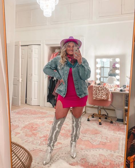 Pink Metallic Western Boots Outfit, Western Pink Outfits Women, Hot Pink Hat Outfit, Western Outfits With Sparkly Boots, Glitter Cowgirl Boots Outfit, Pink Country Aesthetic Outfits, Outfits With Pink Cowgirl Boots, Metallic Pink Cowboy Boots Outfit, Hot Pink Cowgirl Boots Outfit