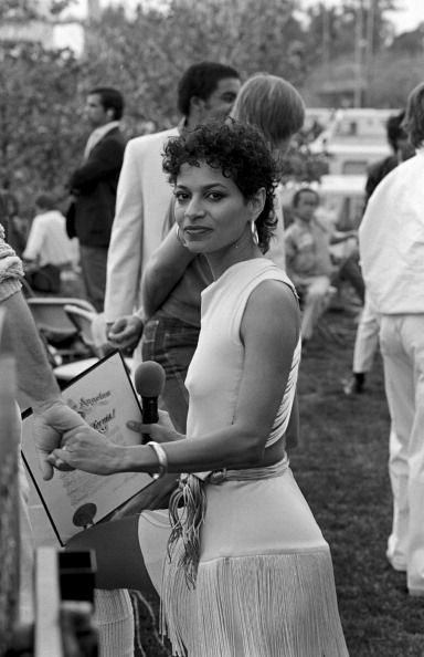 Debbie Allen Debbie Allen, Black Royalty, Black Actresses, Vintage Black Glamour, Black Hollywood, Black Celebrities, African American Women, Black American, Black Excellence