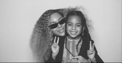 The mother and daughter looked happy to be spending time together Beyonce Family, Wedding Guests Photos, Beyonce 2013, King B, Blue Ivy Carter, Beyonce Knowles Carter, Beyoncé Giselle Knowles-carter, Beyoncé Giselle Knowles, Beyonce And Jay Z