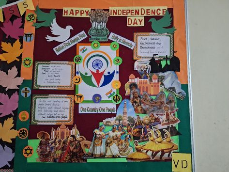 Collage Making Ideas For Independence Day India, Independence Day Theme Board, Independence Day Chart, Independence Day Board Decoration School, Independence Day Bulletin Board Ideas, Best From Waste Ideas, Class Board Decoration, Notice Board Decoration, Display Board Design