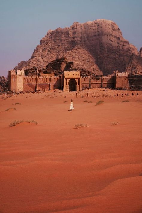 Desert Civilization, Dark Fantasy Environment, Sand Kingdom, Arabic Pictures, Desert Castle, Wip Aesthetic, Travel Jordan, Desert City, City Of Petra