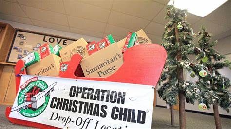 Image result for operation christmas Occ Crafts, Operation Shoebox, Operation Christmas Child Boxes, Shoebox Ideas, Samaritan's Purse, Christmas Child, Operation Christmas, Operation Christmas Child, Inspirational Stories