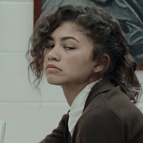 Zendaya Spiderman Homecoming, Zendaya Icons, Twdg Clementine, Prettiest Women, Michelle Jones, Estilo Zendaya, Spiderman Characters, Marvel Pics, Spiderman Venom