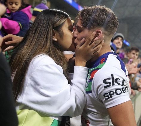 football wag Rugby Bf And Gf Aesthetic, Rugby Girlfriend Aesthetic, Rugby Wife Aesthetic, Rugby Boyfriend Aesthetic, Rugby Player Aesthetic, Rugby Couple, Rugby Boyfriend, Rugby Girlfriend, Rugby Wag