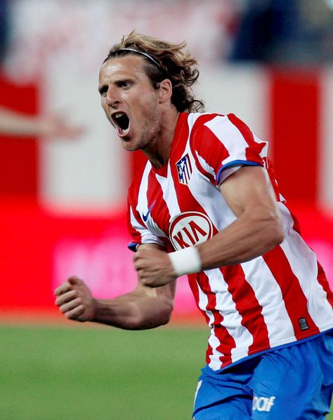 @Forlan #9ine Diego Forlan, Lionel Messi Wallpapers, Innovation Technology, Lionel Messi, Real Madrid, Ronaldo, Madrid, Barcelona, Soccer