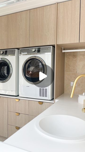 U Shaped Laundry Room Ideas, Laundry Room U Shape, Laundry Room Square Room, Small L Shape Laundry Room Ideas, Small Laundry Cabinet Ideas, L Shaped Laundry Room Ideas, U Shaped Laundry Room Layout, Laundry Room L Shape, Shower And Laundry Room Combo