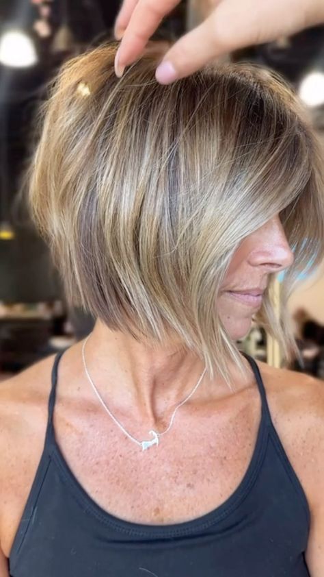 𝘿𝙧𝙚𝙖𝙢 𝙂𝙞𝙧𝙡 🔥 • Such a beautiful babe! Ready to bronde up some blondes! I should of been named Autumn because I love me some fall… | Instagram Ash Blonde Short Bob, Platinum Blonde Bob, Fall Instagram, Bob Haircut Ideas, Best Short Hairstyles, Blonde Hair Transformations, Messy Bob Hairstyles, Bob Haircut Curly, Cute Bob