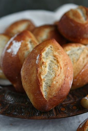 German Rolls, German Breads, German Cooking, Hard Rolls, German Bread, Stuffed Bread, Pizza Roll, Loaves Of Bread, German Baking