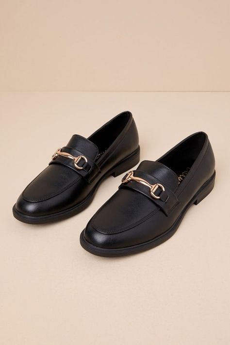 - A classic loafer with a modern twist. Perfect for adding a touch of sophistication to your everyday look. #loafers #horsebit Outfits For Volleyball, Loafers Horsebit, Business Baddie, Professional Fits, New Wardrobe Ideas, Gold Loafers, Horsebit Loafers, Loafers Outfit, Timeless Shoes