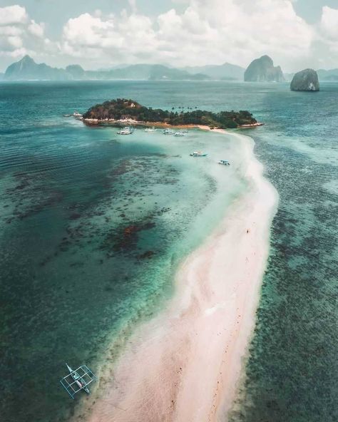 Traverse Philippines on Instagram: “Lets walk to the other side of paradise! Snake Island, El Nido, Palawan! 📷: @oli.langevin ----- Tag us or use #traversephilippines…” The Other Side Of Paradise, Snake Island, Travel Aesthetics, Palawan, The Other Side, Philippines, Paradise, Instagram Profile, Siding