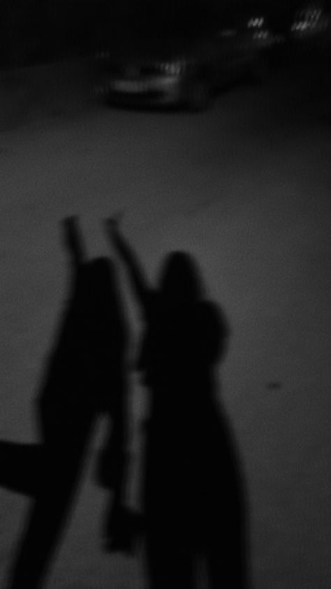 Besties Dark Aesthetic, Aesthetic Pictures Friends Dark, Shadow Photos With Bestie, Aesthetic Photo Booth Pics, Dancing Blurry Aesthetic, Night Bestie Pics, Girly Photography Night, Blury Pics Aesthetic Night Friends, Best Friends Aesthetic Black And White