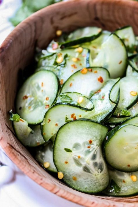 Refreshing Cilantro-Lime Cucumber Salad Salad Coleslaw, Arabisk Mad, Easy Cucumber Salad, The Food Charlatan, Food Charlatan, Cucumber Recipes Salad, Easy Salad, Summer Meal, Cucumber Recipes