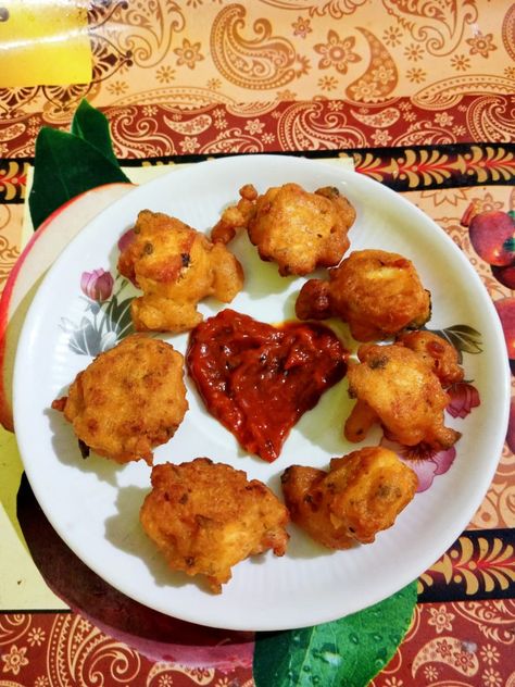 Pakode, paneer, nuggets Paneer Nuggets, Homemade Paneer, Tater Tot, Paneer, Tandoori Chicken, Home Cooking, Chicken, Ethnic Recipes, Quick Saves