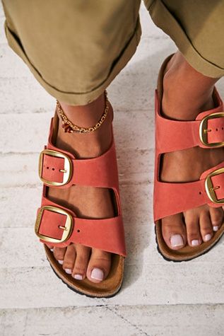 leather sandals Big Buckle Birkenstock, Women Birkenstock, Womens Birkenstocks, Birkenstock Boston Outfit, Clogs Birkenstock, Boston Outfits, Go Viral On Tiktok, Arizona Big Buckle, Linen Outfit