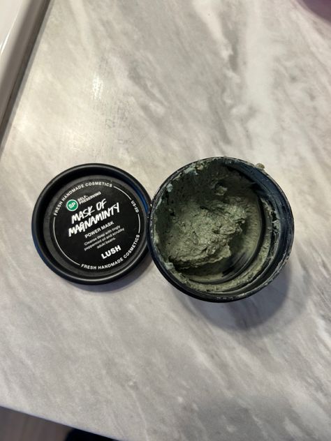 Lush Mask Of Magnaminty, Lush Cosmetics Aesthetic, Lush Mask, Lush Face Products, Mask Of Magnaminty, Lush Face Mask, Cute Skincare, Secret Lab, Lemon Face Mask