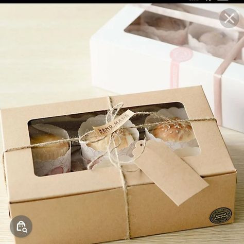 Muffin Packaging, Kraft Box Packaging, Biscuit Cupcakes, Cake Boxes Packaging, Window Cookies, Pastry Packaging, Bakery Packaging Design, Bake Sale Packaging, Baby Shower Party Gifts