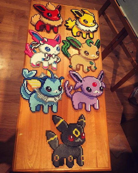 Twice Perler Beads, Perler Beads Cartoons, Eeveelutions Perler Bead Patterns, Pokemon Fuse Beads, Dragon Perler Bead Patterns, Eevee Perler, Perler Bead Patterns Pokemon, Pokémon Perler Beads, Cute Perler Bead Ideas