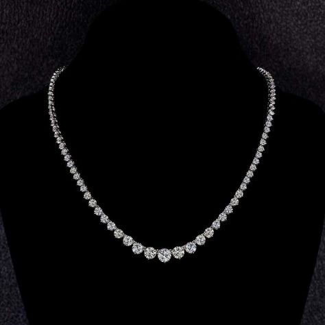 For Sale on 1stDibs - This stunning and impressive Riviera Necklace features substantial Diamond weight of 18 Carats in beautifully graduated Round Brilliant Cut gems with a Diamond Necklace Simple, Heritage Jewellery, Diamond Tennis Necklace, Pearl Choker Necklace, High Jewelry, Quality Diamonds, Link Necklace, Lab Diamonds, Brilliant Cut Diamond