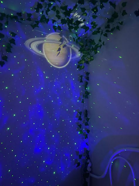 Room Art Ideas, Projector Room, Astronaut Projector, Galaxy Bedroom, Galaxy Room, Space Themed Room, Galaxy Projector, Galaxy Theme, Aesthetic Space