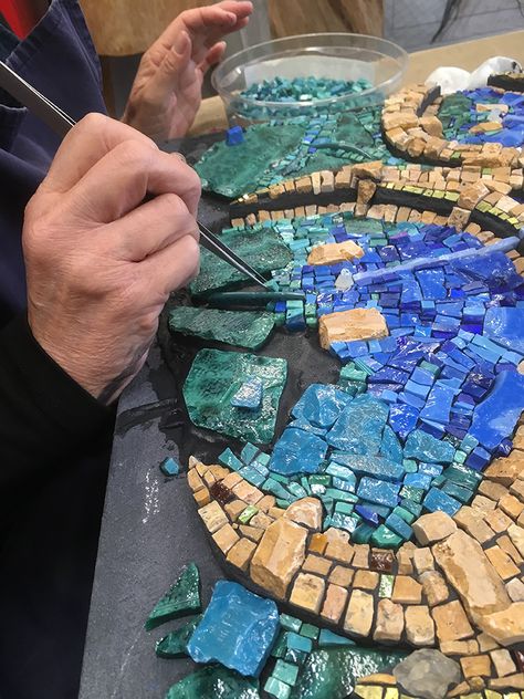 Paper Mosaic Art Ideas, Mosaic Design Ideas, Mosaic Aesthetic, Stone Mosaic Art, Abstract Mosaic Art, Stone Mosaic Wall, Landscape Mosaic, Mosaic Art Diy, Mixed Media Mosaic