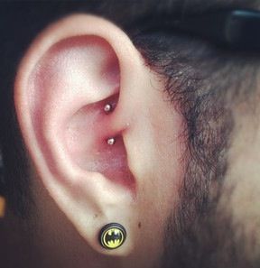 daith piercing                              #tattoo  #tattoos   #ink  #inked  #bodyart #pierecd  #piercing   #piercings  #placement Daith Piercing Men, Piercing No Lóbulo, Male Piercings, Daith Piercing Migraine, Crazy Piercings, Migraine Piercing, Guys Ear Piercings, Daith Piercings, Men's Piercings