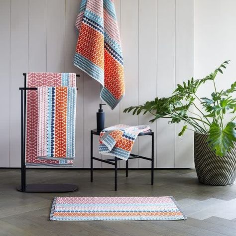 Our colourful towels feature Margo Selby’s unique patterned designs. These bright, designer bath mats are woven in sustainably sourced cotton in a luxury weight. Red Bathroom Accessories, Margo Selby, Bathroom Red, Towel Pattern, Bath Sheets, Towels Design, Pink Turquoise, Cushion Design, Unique Rugs