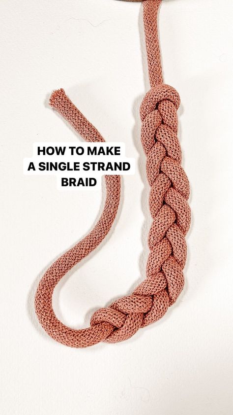 curiouscraftstudio on Instagram: How to make a braid with just one strand? This will make a simple yet gorgeous statement macrame necklace or bracelet, don’t you think? Or… Macrame Braid, Macrame Straps For Bags, 4 Strand Braid Tutorial Macrame, Adjustable Macrame Cord Necklace, Macrame Necklace Tutorial, Macrame Twisted Chain, Thick Macrame Cord, Strand Braid, Braided Necklace