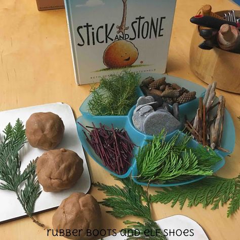 Kindergarten Kid, Play Dough Invitation, Reggio Inspired Classrooms, Forest School Activities, Nature School, Elf Shoes, Being Outside, Invitation To Play, Kindergarten Learning