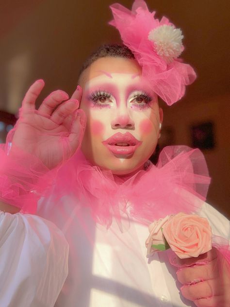 Pastel Pink Clown Makeup look @HausofBeltre Pink Clown Makeup, Hot Clown, Princess Chelsea, Pink Clown, Clown Costume Women, Clown Outfit, Clown Stuff, Halloween 23, Clown Clothes