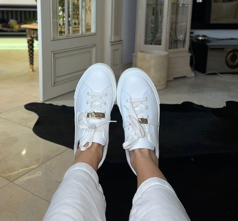 Fashion, style, aesthetic, luxury goods, hermes sneakers, white shoes, luxury lifestyle, dream shoes, leather shoes Hermes Sneakers Women Outfit, White Leather Shoes Outfit, Luxury White Sneakers, Hermes Sneakers Women, Gold Sequin Leggings Outfit, Hermes Shoes Women, Brown Oxford Shoes Outfit, White Sneakers Aesthetic, Leather Shoes Outfit