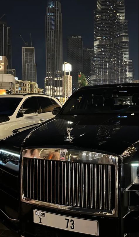 Luxury Cars Rolls Royce, Luxury Lifestyle Dreams, Classy Cars, Luxury Aesthetic, Fancy Cars, Pretty Cars, Money And Happiness, Expensive Cars, Double Take