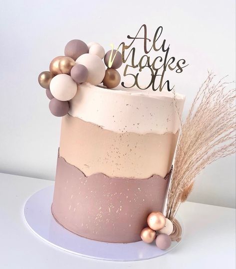 Neutral Color Cake, Nude Cake Ideas, Nude Cake, Cake Background, Buttercream Birthday Cake, 40th Cake, Unique Birthday Cakes, Making Cakes, Birthday Cake With Flowers