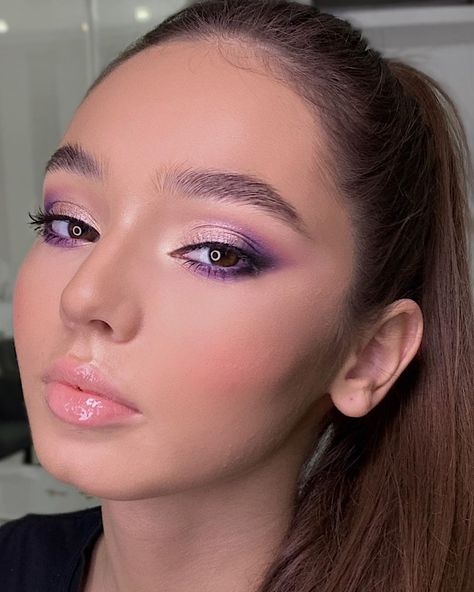 Amanda Kokoeva, Purple Makeup Looks, Makeup Ojos, Silver Makeup, Purple Eye Makeup, Eye Makeup Styles, Face Art Makeup, Formal Makeup, Purple Makeup