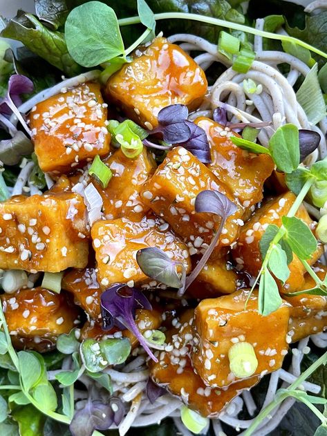 This tofu's got a wonderful mix of sweet and savory that’s utterly addictive! Lancashire Hotpot, Glazed Tofu, Buckwheat Soba Noodles, Low Carb Crackers, Tofu Vegan, Eggplant Salad, Vegan Recipes Videos, Grilled Eggplant, Green Planet