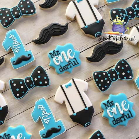 ✨ Sweet Maleficent ✨ on Instagram: “Mr. ONEderful Birthday cookies 🖤 #firstbirthday #firstbirthdayparty #mronederful #bowtiecookies #mustachecookies #suspenderscookies…” 1st Birthday Cookies Boy, Onederful Birthday Cookies, Mr Wonderful 1st Birthday, Mr Onederful Birthday Party Ideas, Onederful Birthday Party, Mr Onederful Birthday, Onederful Birthday, Mr Onederful, Boys First Birthday Party Ideas