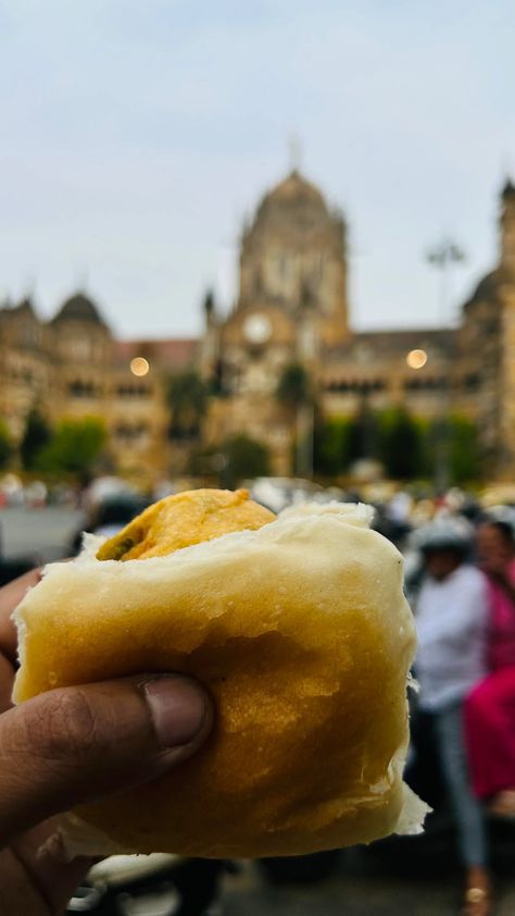 Just a evening can't be complete without Vada pav in Mumbai!!!! #Mumbai#streetfood#skyline#Mumbaistreets Dj Photos, Food Snapchat, Colorful Wallpaper, Mumbai, Snapchat, Dj, Quick Saves