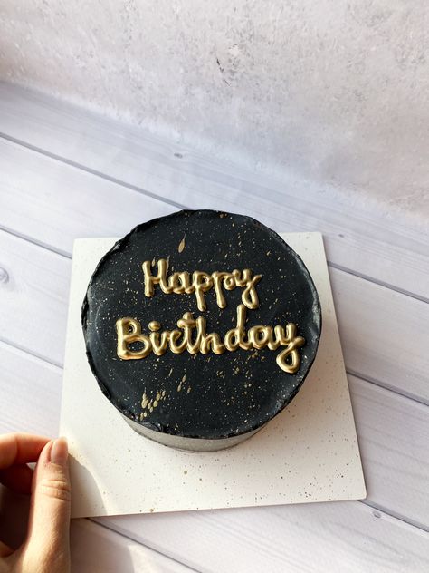 Black And Gold Bento Cake, Birthday Cake For Men Simple, Happy Monthsary Cake, Black Mini Cake, Korean Cake For Boyfriend, Black Bento Cake, Bento Cake Design For Boyfriend, Birthday Cake For Boyfriend, Cake Design For Men