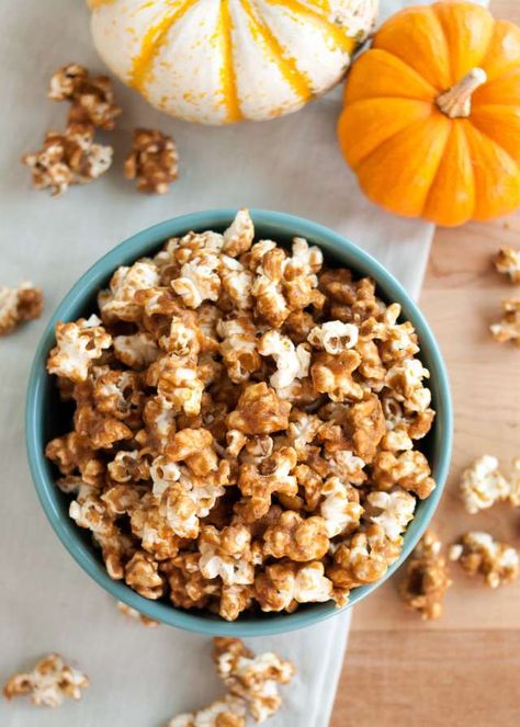 Recipe: Pumpkin Spiced Caramel Corn — Snack Recipes from The Kitchn Dessert Popcorn, Caramel Corn Recipes, Fall Eats, Popcorn Recipes Caramel, Flannel Christmas, Fall Meals, Sprinkles Recipe, Popcorn Treats, Recipe Pumpkin