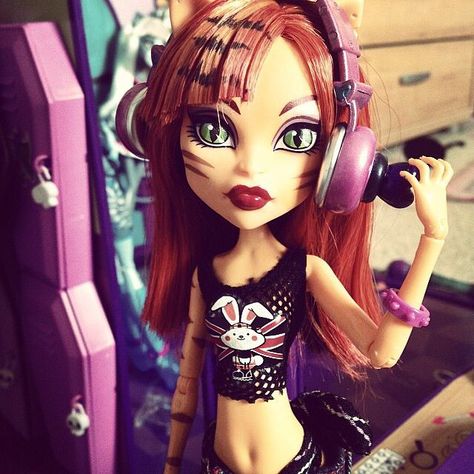 Monster High School, Monster High Pictures, Doll Aesthetic, Monster High Custom, Love Monster, Monster High Characters, High Vibes, Monster High Doll, Monster High Dolls