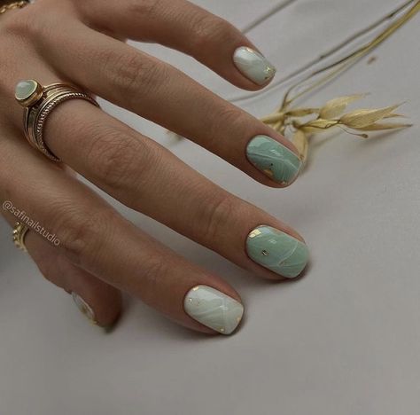 Nail Art Vert, Nail Art 2022, Jade Nails, Mint Nails, Makeup Nails Designs, Green Nail Art, Aesthetic Nails, Nails Aesthetic, Minimal Nails