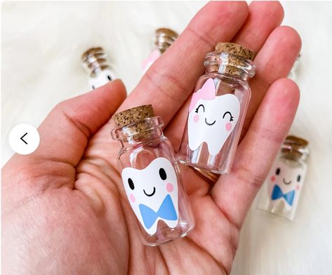 Tooth Fairy Jar, Tooth Themed Party, Diy Tooth Fairy Ideas, Tooth Fairy Ideas, Tooth Fairy Kit, Tooth Fairy Bag, Dental Gifts, Idee Cricut, Fairy Jars